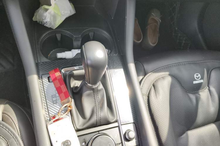Used Mazda 3 Axela 2023 2.0L Automatic ZhiZhen Edition Gear Lever