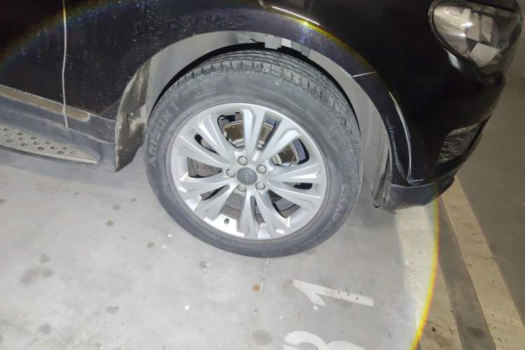 Used Haval H8 2017 2.0T Gasoline Two-Wheel Drive Smart Edition
