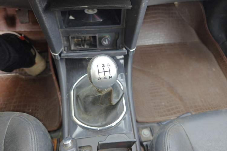 Used Zotye Z300 2012 1.5L Manual Luxury Version Gear Lever
