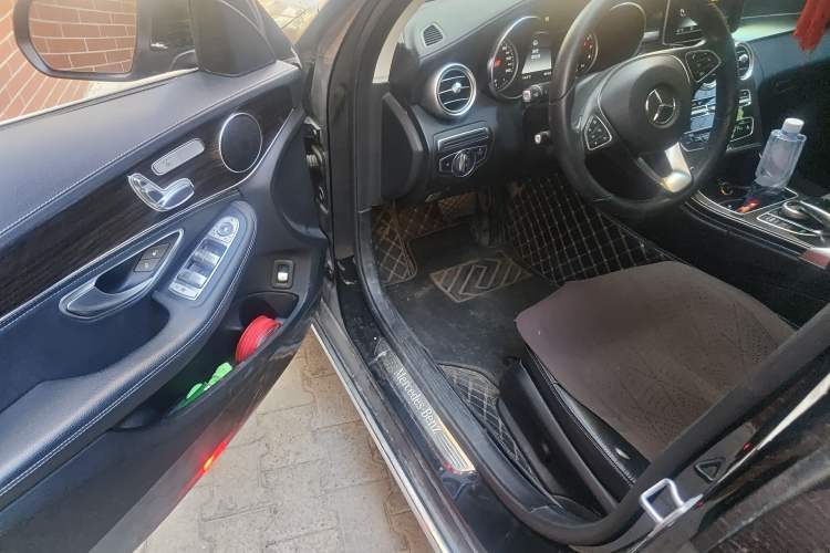 Used Mercedes-Benz C-Class 2017 C 200 L Driver Seat