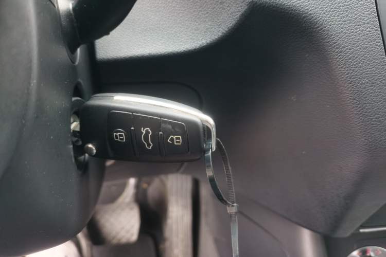 Used Audi Q3 2015 30 TFSI Comfort Model
