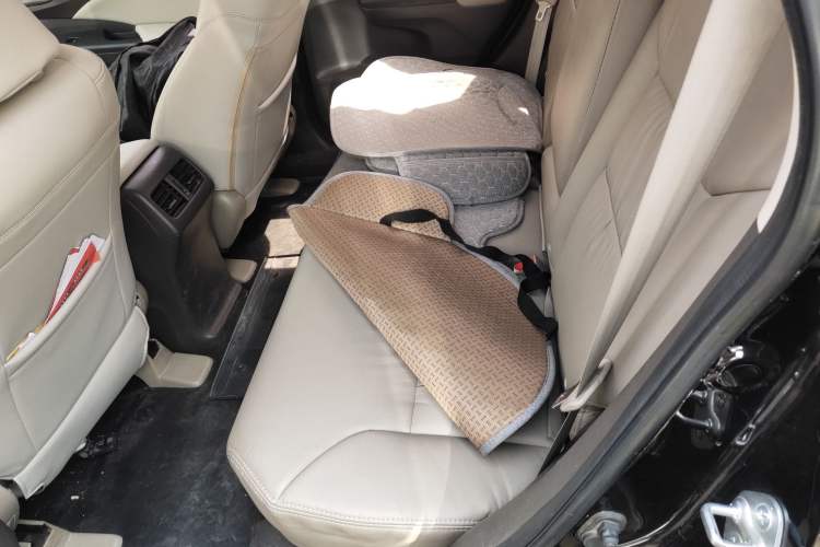 Used Honda CR-V 2012 2.0L two-wheel drive urban version Left Rear Seat