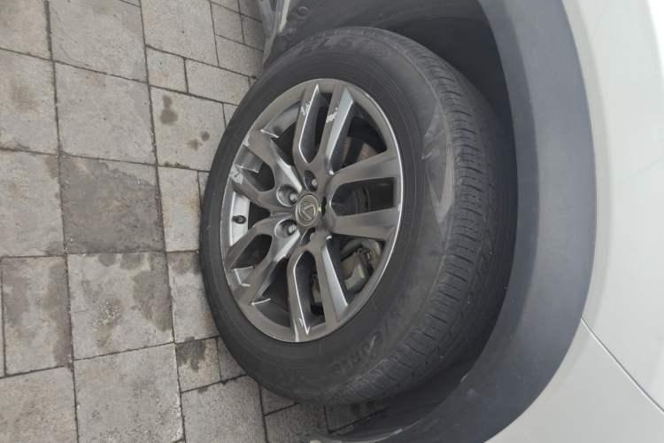 Used Lexus NX 2015 200T All-Wheel-Drive Fēngshàng Edition Right Front Wheel Hub