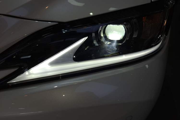 Used Lexus ES 2023 200 Excellence Edition