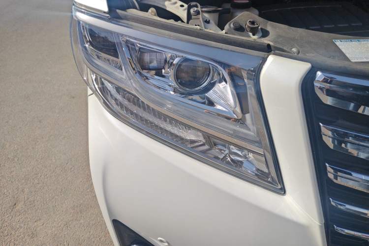 Used Toyota Alphard 2015 3.5L Luxury Edition Right Front Headlight