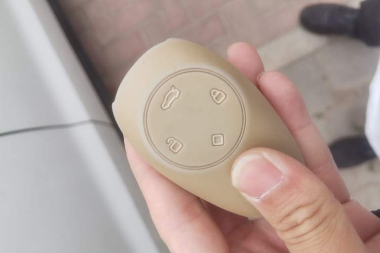 Used Honda Vezel 2017 1.8L CVT Front-Wheel Drive Pioneer Edition Vehicle Key