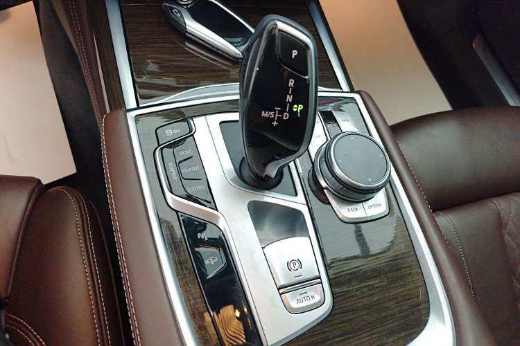 Used BMW 7 Series 2021 730Li Luxury Package Gear Lever