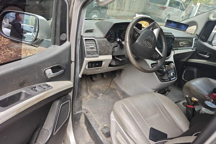 Used JAC Refine M4 2018 1.5T Manual Hybrid Luxury Smart Version Driver Seat