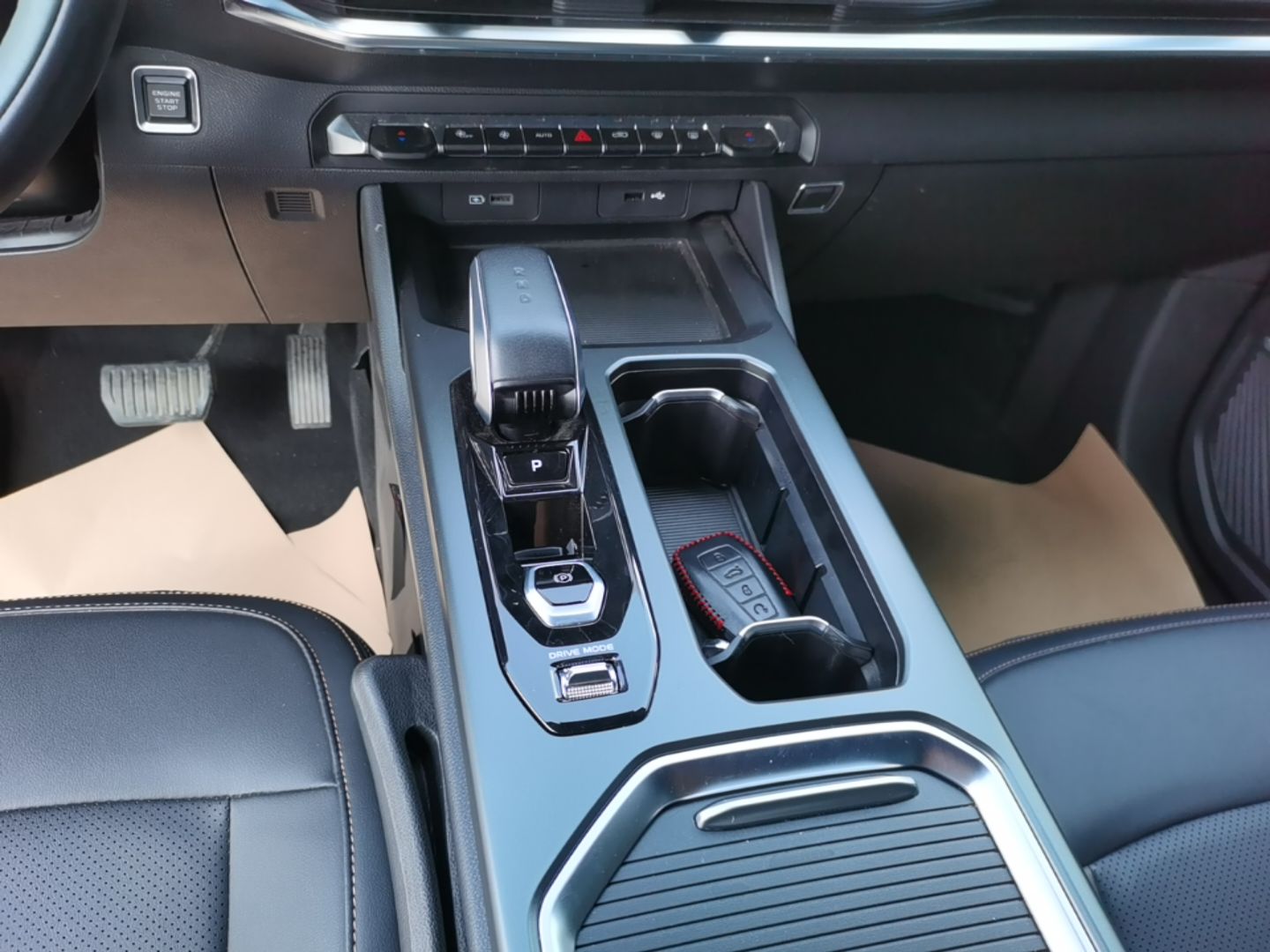 Geely Auto Haoyue L 2024 2.0T DCT Prestige Version — снимка 16