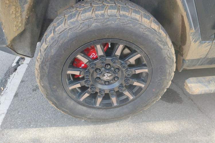 Used Brave warrior 917 2023 Range-Extended Base Model Left Front Wheel Hub