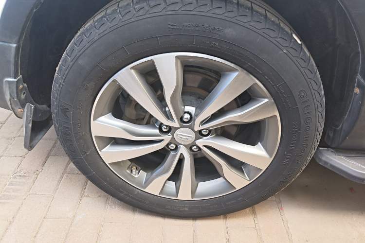 Used Geely Auto Emgrand X7 Sport 2016 2.0L Manual ZhiShang Version
