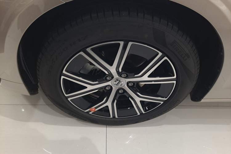 Used Volvo S60 2026 Model B4 Zhiyi Luxury Edition