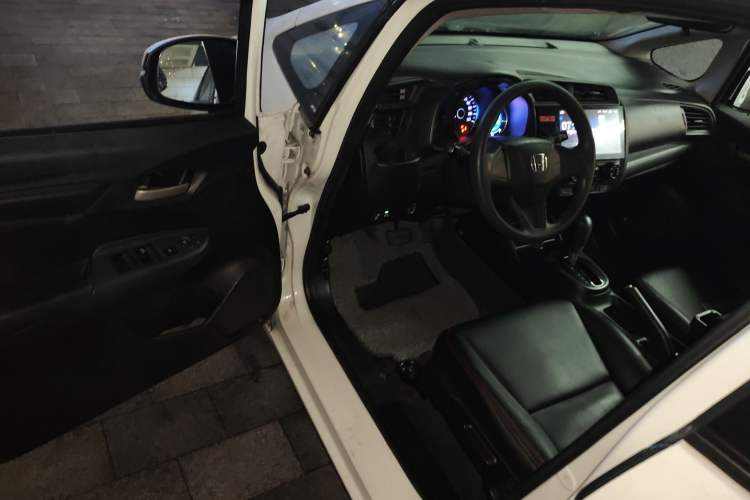 Used Honda Fit 2016 1.5L LXS CVT Comfort Sunroof Version Driver Seat