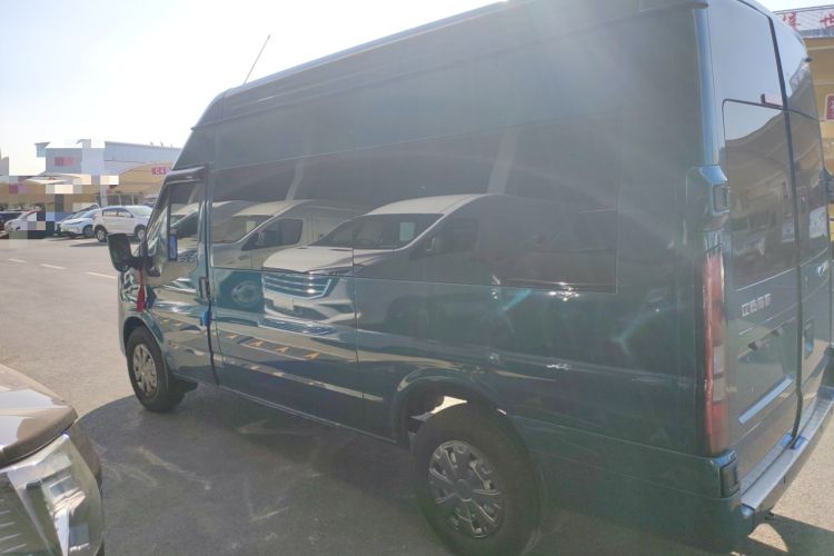 Used JMC Fushun 2025 2.0T 8AT Diesel Mid-Roof Mid-Height Commercial Multi-Purpose 7-Seater Passenger Vehicle