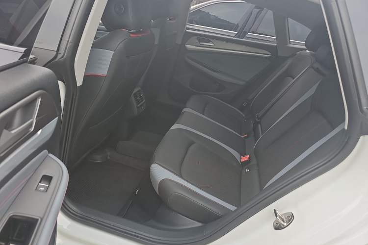 Used Volkswagen Lamando 2024 Lavida L 280TSI DSG Cool & Spicy Edition Left Rear Seat