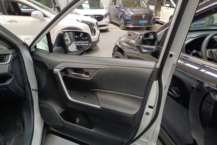 Used Toyota RAV4 2020 2.0L CVT Two-Wheel Drive Fashion Edition