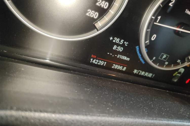 Used BMW X3 2014 xDrive20i Leading Model Odometer Close Up