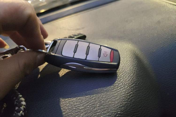 Used Haval H9 2015 2.0T Four-Wheel Drive Standard Model 7 Seats
