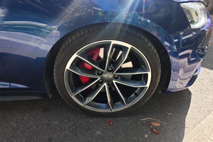 Used Audi S5 2017 S5 3.0T Sportback Right Front Wheel Hub