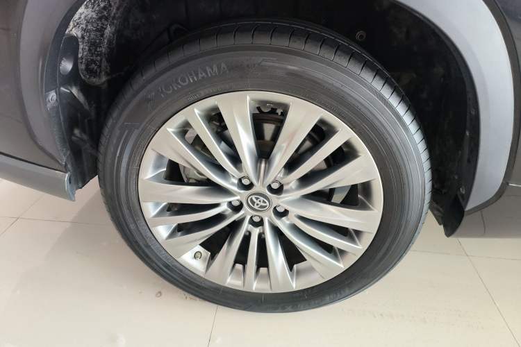 Used Toyota Highlander 2022 Dual-Engine 2.5L Four-Wheel Drive Supreme Edition 7-Seater Right Rear Wheel Hub