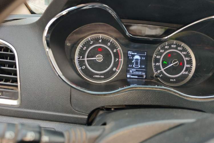 Used Baojun 560 2016 1.8L iAMT Luxury Model Odometer Close Up