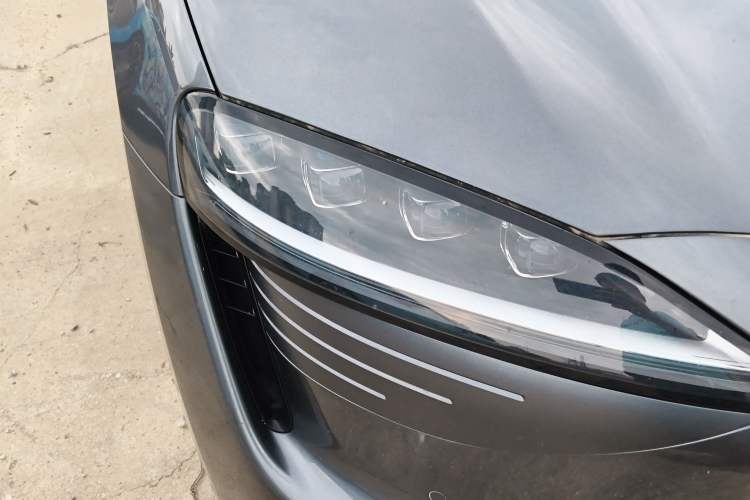 Used Hima Luxeed R7 2024 All-Electric 667 km Max