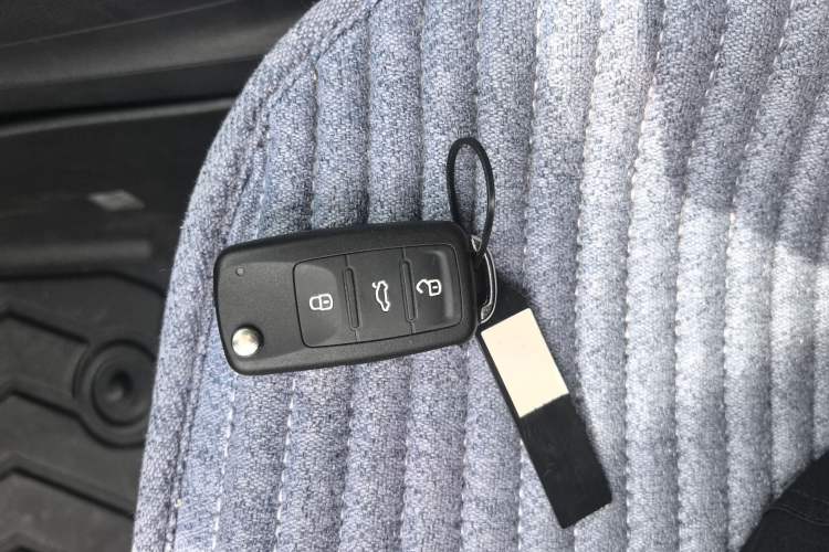 Used Volkswagen Lavida 2013 Revised Classic 1.6L Manual Fashion Edition Vehicle Key