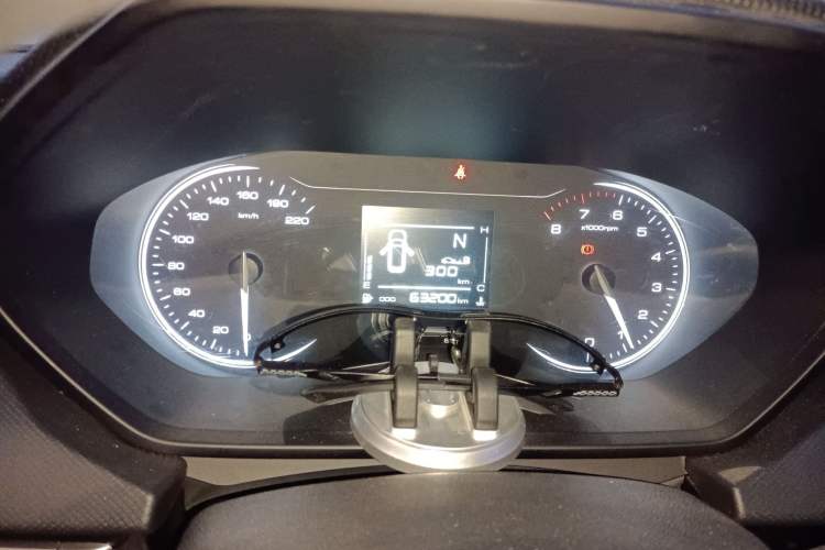 Used Wuling Alvez 2022 1.5L Manual Free-Style Model
