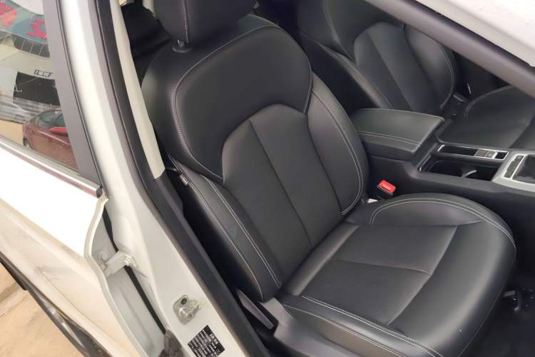 Used Roewe RX5 2018 20T Two-Wheel Drive Manual Flagship Edition
