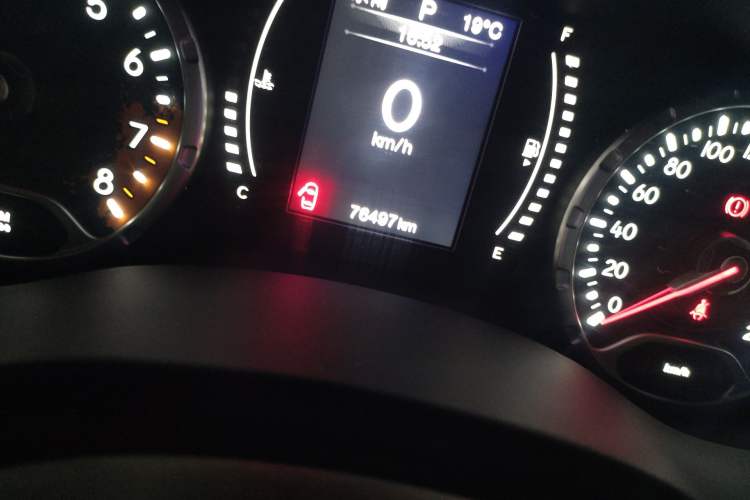 Used Jeep Renegade 2016 1.4T Automatic High-Energy Version Odometer Close Up