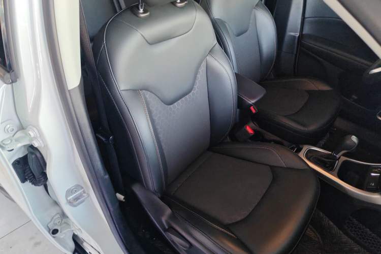 Used Jeep Compass 2017 200T Automatic Enjoyment Version Right Front Seat