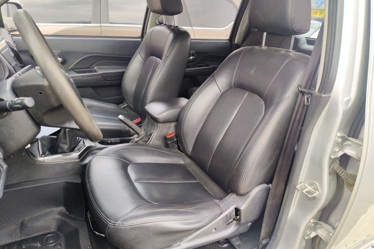 Used Great Wall Wingle 5 2017 2.0T European Version Diesel Two-Wheel Drive Advanced Large Double-Cab GW4D20E