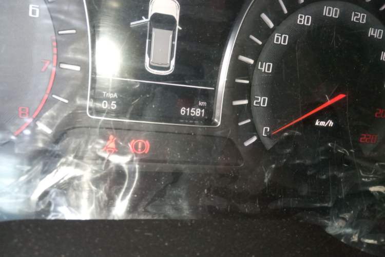 Used GAC Trumpchi GS4 2015 200T Manual Elite Edition Odometer Close Up