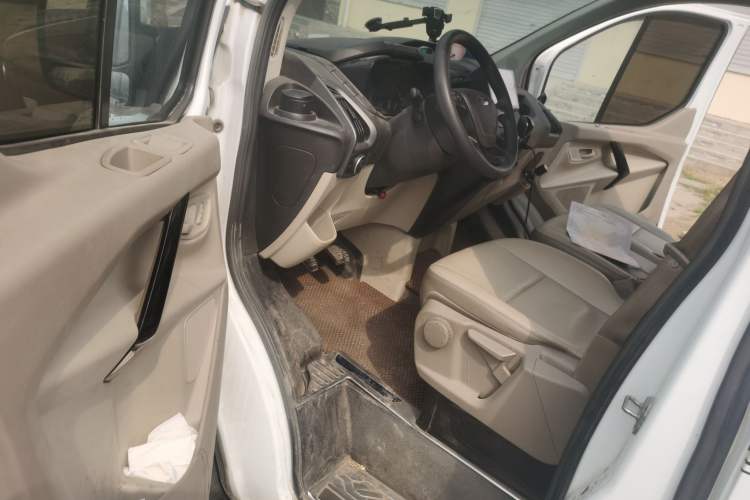 Used Ford Transit 2019 2.0T Diesel Commercial & Travel Short Wheelbase Low-Roof 9-Seater China VI