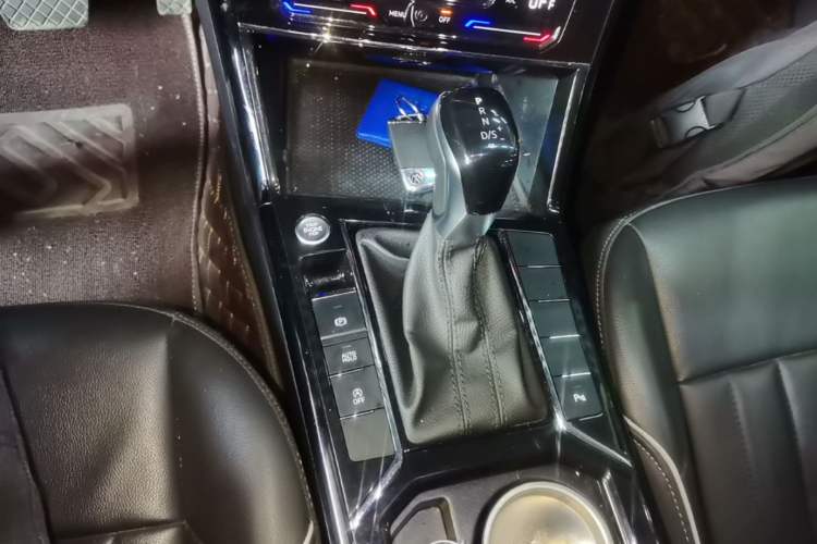 Used Volkswagen Passat 2023 Revised 330TSI Starry Elite Edition Gear Lever