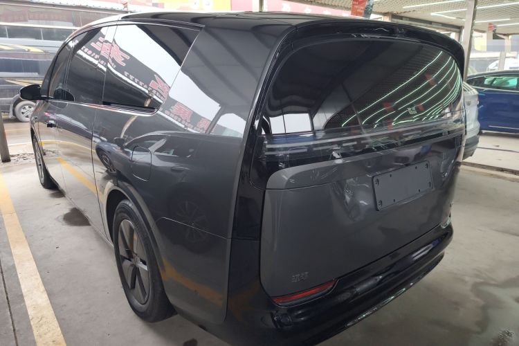 Used Li Auto MEGA 2024 Ultra Model
