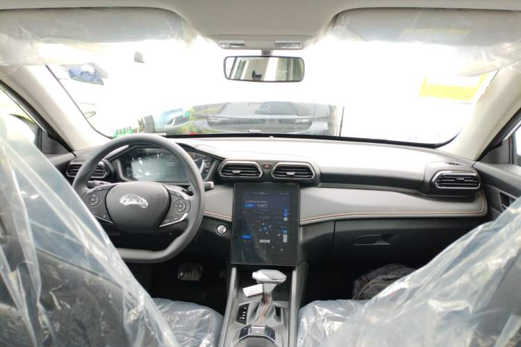 Used Dongfeng Aeolus Yixuan 2025 1.5L Automatic Luxury Version Center Console