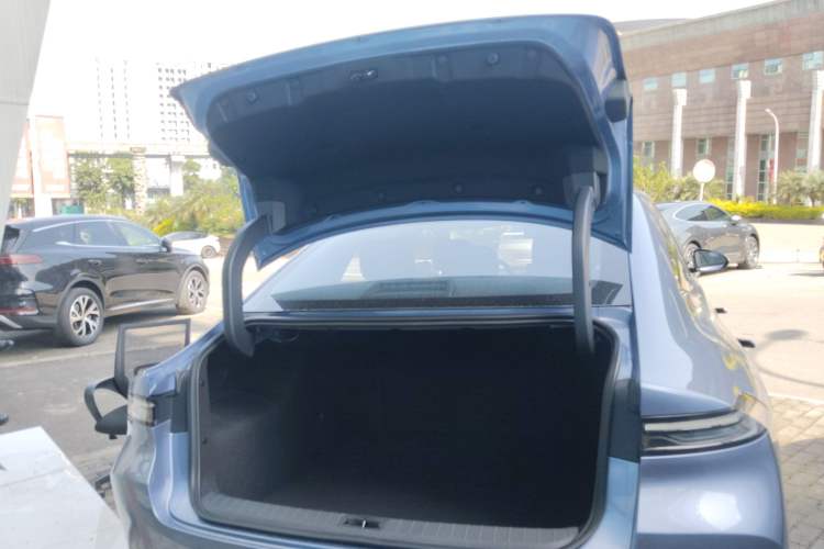 Used Nissan N6 2026 Model 180 Max