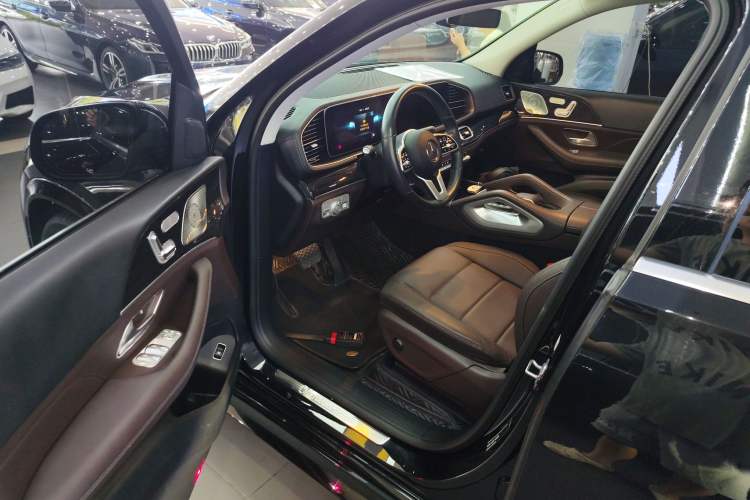 Used Mercedes-Benz GLE 2022 GLE 350 4MATIC Stylish Model Driver Seat