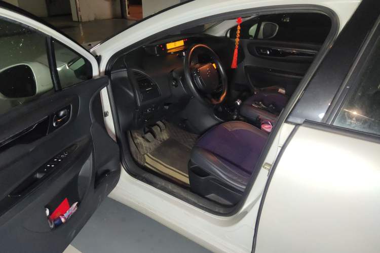 Used Citroen C-Quatre 2013 1.6L Manual Prestige CNG Model Driver Seat