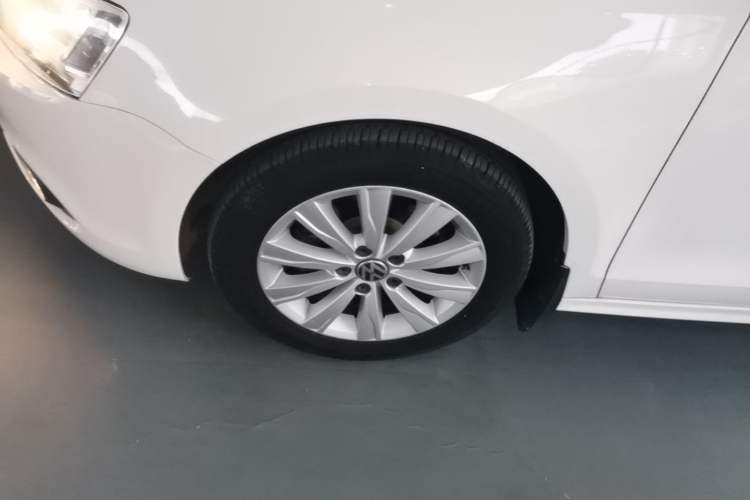 Used Volkswagen Sagitar 2014 Revised Version 1.6L Manual Leading Edition