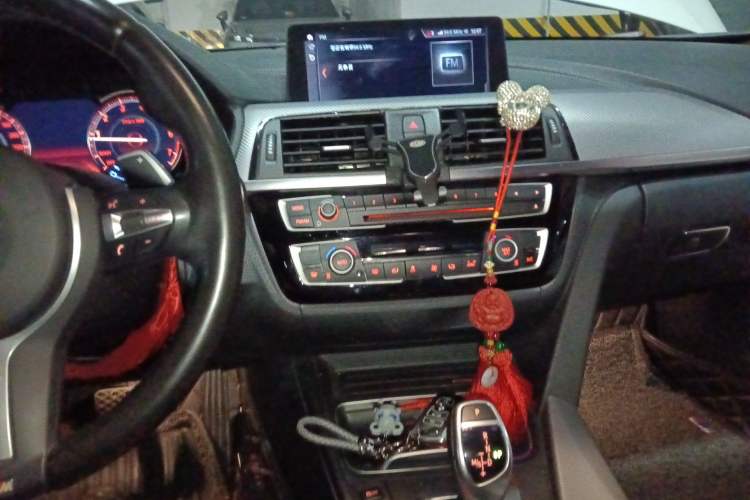 Used BMW 3 Series 2019 320i M Sport Night Edition Audio And AC Panel