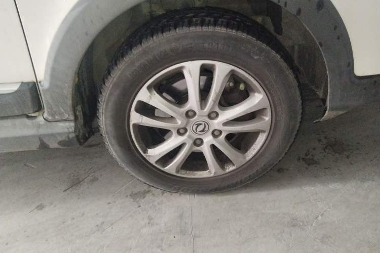 Used Dongfeng Fengon 370 2016 1.5L Manual Luxury Version SFG15-02 7 Seats
