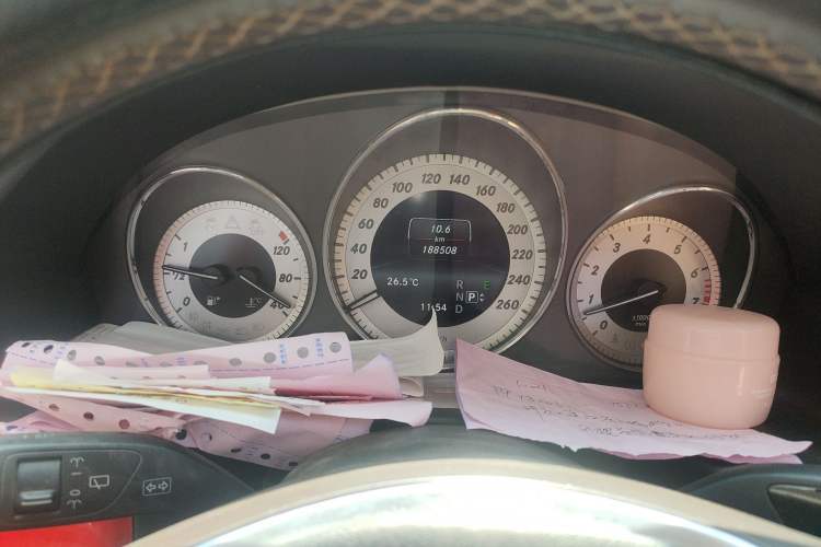 Used Mercedes-Benz GLK-Class 2013 GLK 300 4MATIC Dynamic Sunroof Model Odometer Close Up