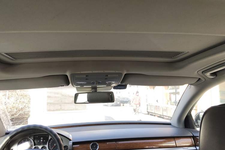 Used Volkswagen Phaeton 2012 3.6L Deluxe Custom Edition