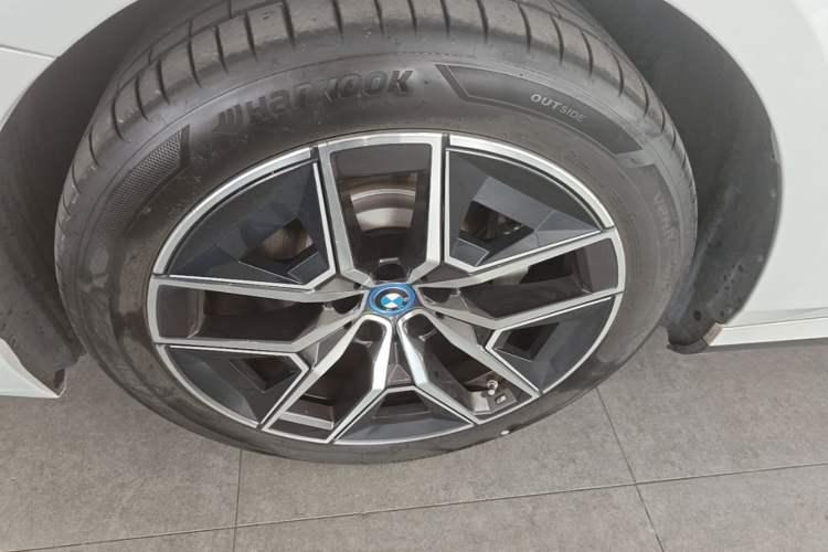 Used BMW i5 2024 eDrive 35L Luxury Model with M Sport Package
