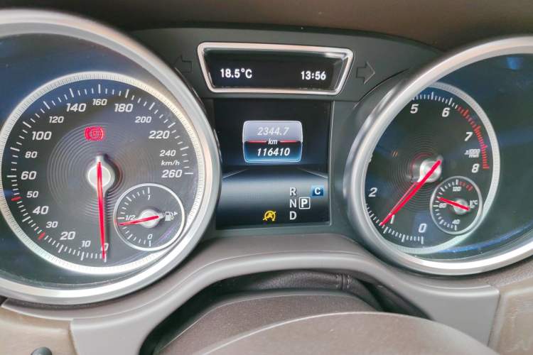 Used Mercedes-Benz GLE 2017 GLE 320 4MATIC Luxury Model Odometer Close Up