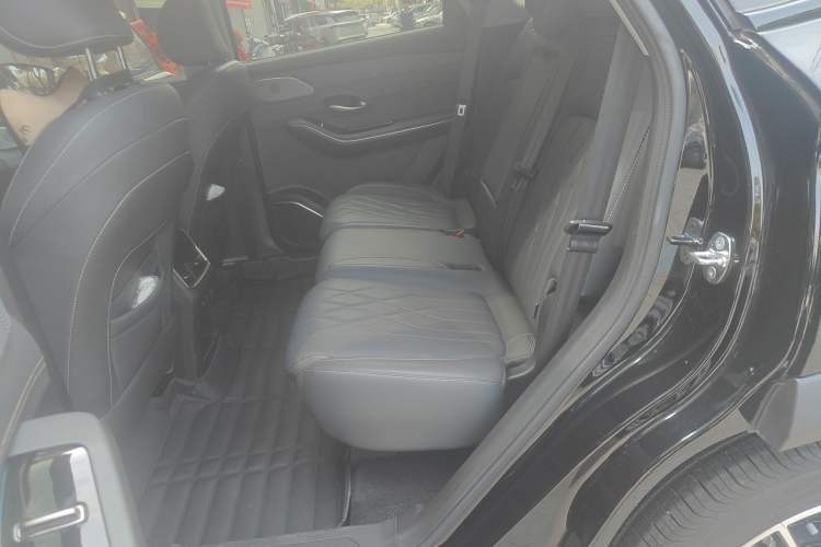 Used JETOUR Shanhai L9 2024 1.5TD 2DHT Pro 7-Seater
