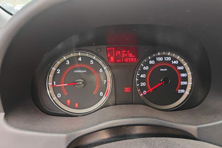 Used Hyundai Verna Ray 2014 1.4L Automatic GLX Odometer Close Up