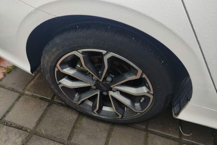 Used Geely Auto Binray 2021 1.4T CVT Asian Games Edition Right Rear Wheel Hub